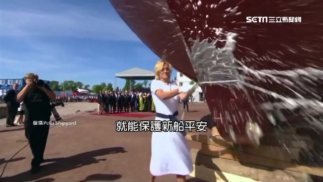 新船下水「擲瓶禮」！出航禁忌大揭密