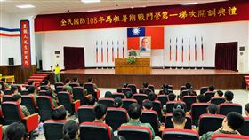 馬祖暑期戰鬥營登場（2）108年馬祖暑期戰鬥營第一梯次開訓典禮1日晚間舉行，馬祖防衛指揮部勉勵學員充實自我，學習經營團隊生活。（馬祖防衛指揮部提供）中央社　108年7月2日