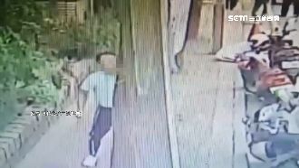 長照入社區惹議？男持鋸砍8抗議布條