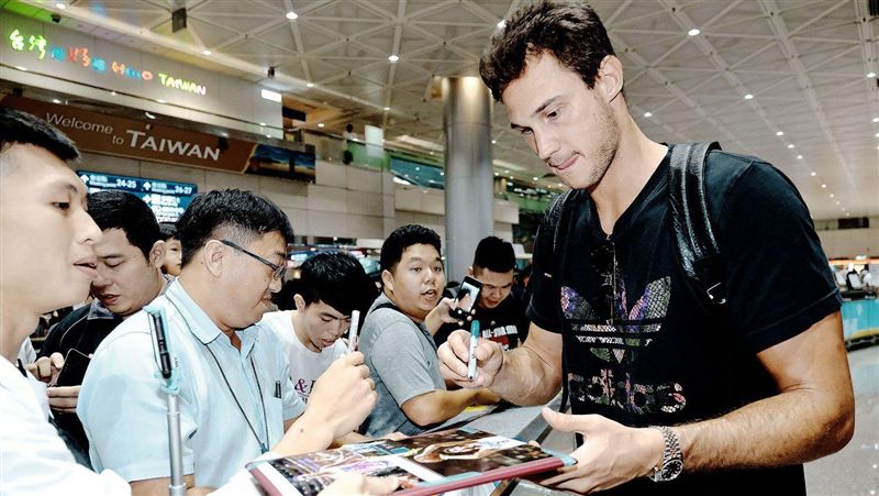 NBA／蓋里納利抵台　驚訝台灣熱情