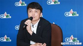 桃猿轉賣記者會，中職秘書長馮勝賢。（圖／記者林士傑攝影）