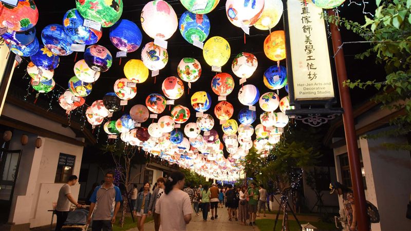 鹿港桂花巷燈籠隧道　延長展至14日