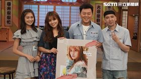 康哥與來賓作家Ｈ、紀儀羚、彤彤合照。
作家Ｈ推薦網友激推的閱讀神器。
來賓儀羚現場演唱「愛如潮水」撫慰鄉民的心情！