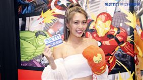 黃沐妍（小豬）採訪時表示《復仇者聯盟》中覺得鋼鐵人很帥。