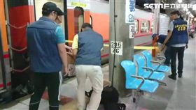 	勇警被刺命危! 搶救畫面曝光 網鼻酸:加油