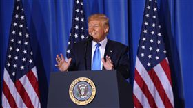 川普：美日安保條約對美不公平 須修訂20國集團（G20）峰會29日閉幕，美國總統川普在大阪市召開會後記者會，媒體問到是否考慮退出美日安保條約問題時，他說，美日安保條約對美國不公布，必須修訂，但完全沒打算要退出。中央社記者楊明珠大阪攝　108年6月29日