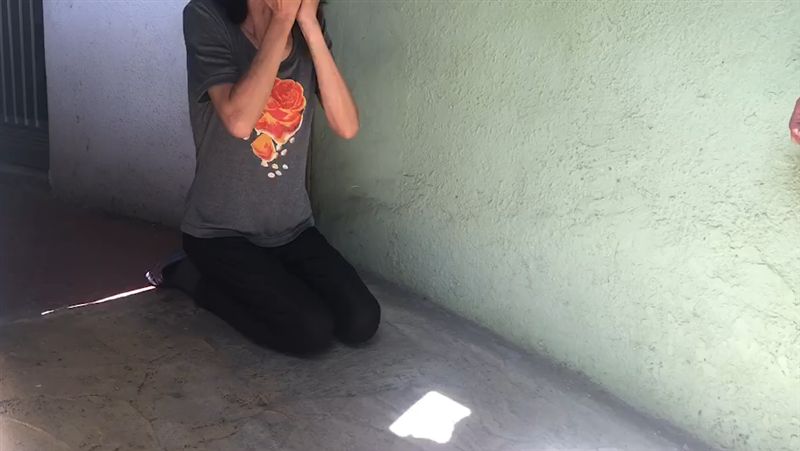 勇警遭刺破肚亡　嫌犯妻一度下跪道歉