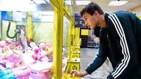 ▲Danilo Gallinari開心玩台北。（圖／國泰NBA 3x提供）