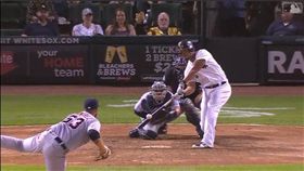 ▲白襪阿布瑞尤（Jose Abreu）低角度壞球撈成再見3分砲。（圖／翻攝自MLB官網）