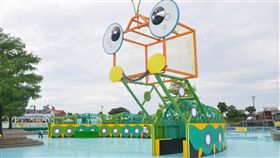 2019宜蘭童玩節6日熱鬧登場2019宜蘭國際童玩藝術6日起到8月18日將在冬山河親水公園盛大登場，工作人員4日在園區加緊趕工，為開園做好準備。中央社記者沈如峰宜蘭縣攝　108年7月4日