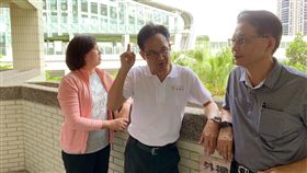 台中捷運機電系統測試  家長反映音量干擾學生台中捷運綠線最近密集展開機電系統試營運驗證，台中市議員張耀中（中）接獲家長反映，列車離站音樂聲量太大干擾學生。（張耀中提供）中央社記者郝雪卿傳真  108年7月4日