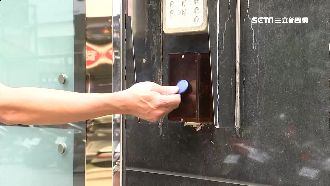 誰開門助闖社區？獨居女控保全有詭