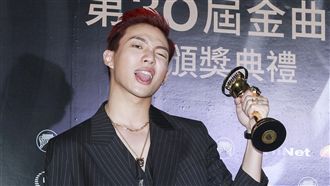 ØZI獲獎首現身！爆金曲做這事糗翻