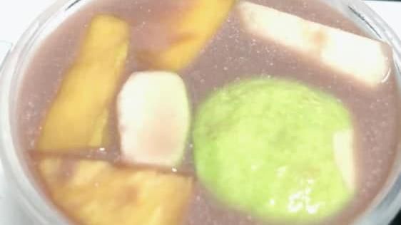 夜市摩摩喳喳長這樣　網驚：是餿水嗎