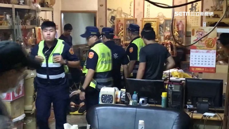 警攻堅佛具行賭場　賭客驚逃墜樓