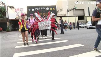 直擊最美苦行！空姐徒步北上陳情