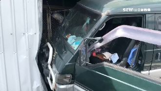 廂型車衝撞民宅　屋主嘆：三年撞3次