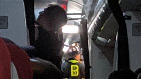 維珍航空,班機,火災,迫降,波士頓（圖／翻攝自Chris推特）