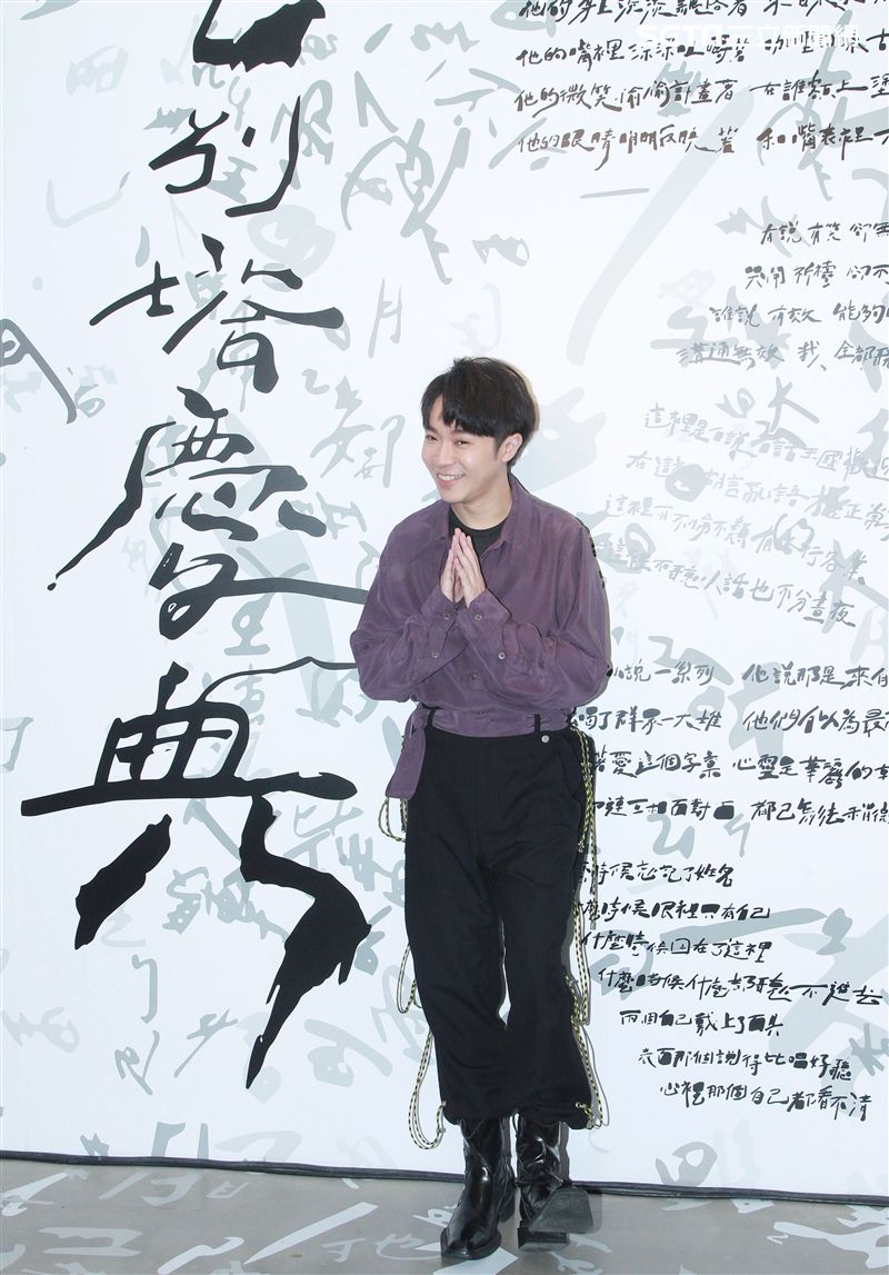 吳青峰「巴別塔慶典概念展」開展。（記者邱榮吉/攝影）