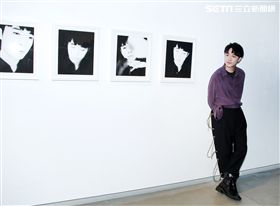 吳青峰「巴別塔慶典概念展」開展。（記者邱榮吉/攝影）