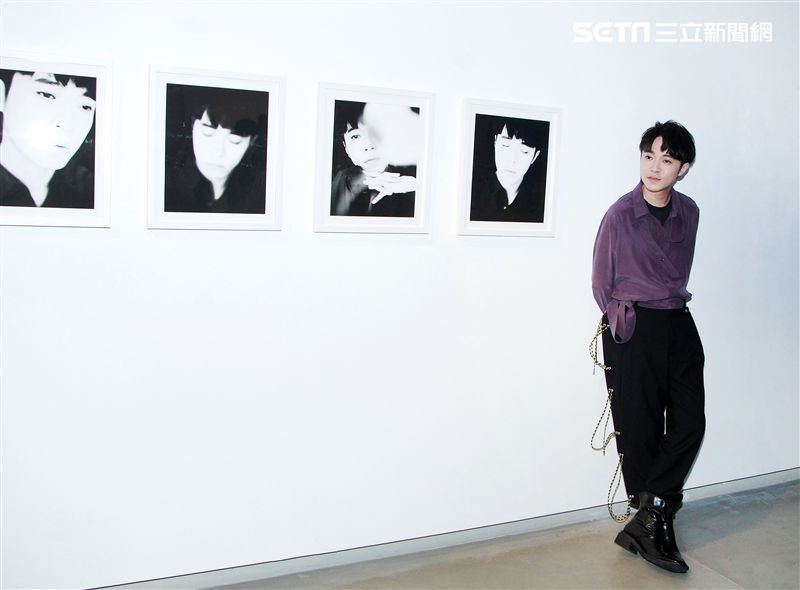 吳青峰「巴別塔慶典概念展」開展。（記者邱榮吉/攝影）