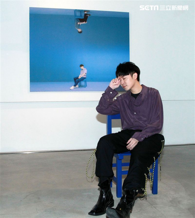 吳青峰「巴別塔慶典概念展」開展。（記者邱榮吉/攝影）