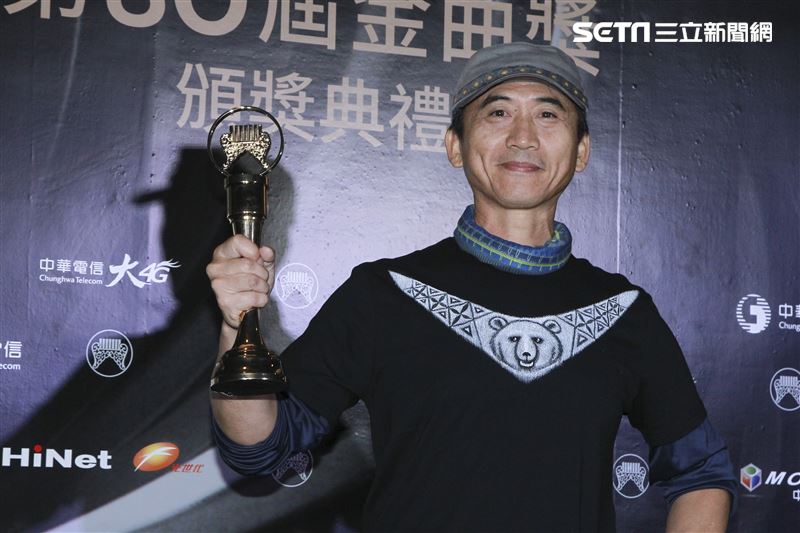 第30屆金曲獎獲得最佳音樂錄影帶演奏類最佳專輯製作人陳建年。（記者邱榮吉、林士傑/攝影）