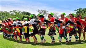 花東傳統樂舞競賽6日登場交通部觀光局東部海岸國家風景區管理處將於6日在都歷阿美族民俗中心舉辦「2019旮都瑪樣部落樂舞宴」，歡迎民眾前往看樂舞、逛市集、吃美食。圖為去年表演活動。（東管處提供）中央社記者盧太城台東傳真  108年7月5日
