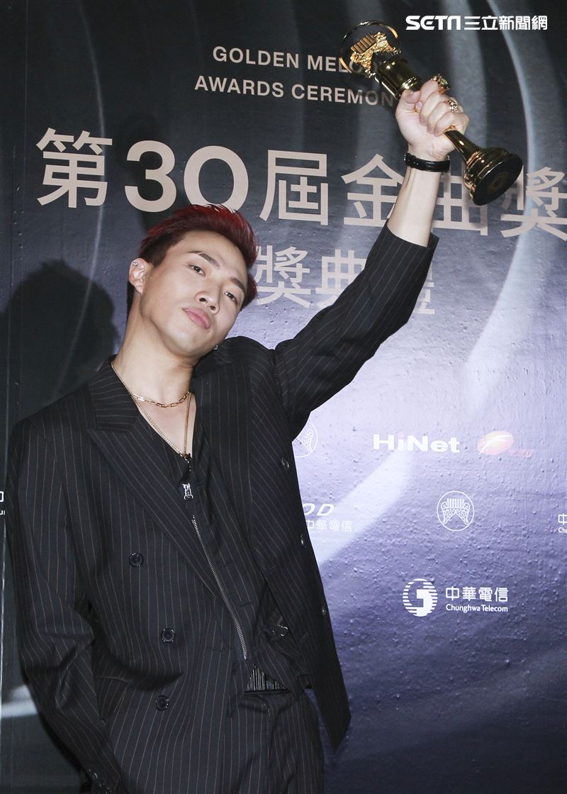 第30屆金曲獎獲得最佳新人獎ØZI。（記者邱榮吉、林士傑/攝影）