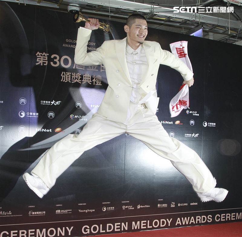 第30屆金曲獎獲得最佳國語男歌手獎Leo王。（記者邱榮吉、林士傑/攝影）