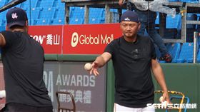 桃猿打擊教練曾豪駒。（圖／記者王怡翔攝影）