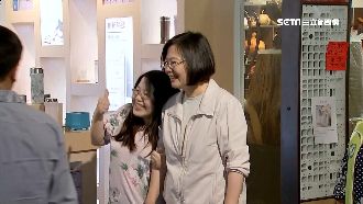 小英逛老街受歡迎　支持者喊：我愛你