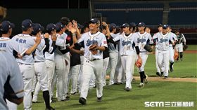 Lamigo桃猿拿下下半季首勝。（圖／記者王怡翔攝影）