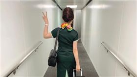 一名前長榮空姐在臉書PO文自曝離職秘辛。（圖／翻攝自臉書）