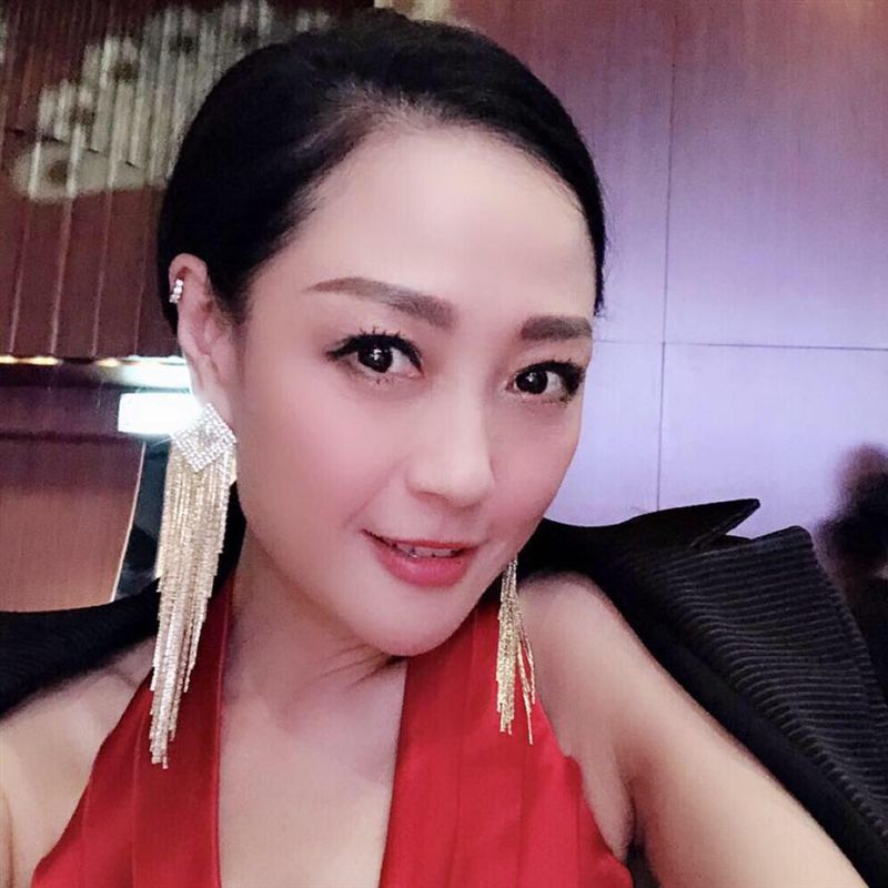 港星楊玉梅外型亮眼。（圖/翻攝臉書）