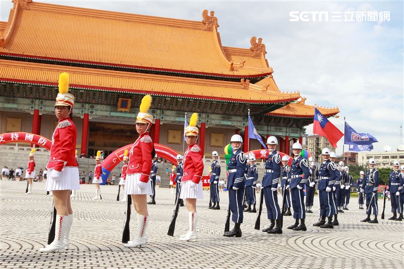 台北市莊敬高職獲得國防部第三屆全國高級中等學校儀隊競賽決賽冠軍。（記者邱榮吉/攝影）