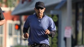 馬來松,跑步,作弊,捷徑,浮屍,洛杉磯,紀錄,調查,廁所,　圖／翻攝自推特