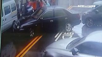 翁停車「巴庫」來回多次　擦撞竟肇逃