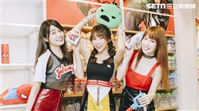 動感女子團體「伊梓帆」擔任漫威聯名商品店長。（圖／MINISO提供）