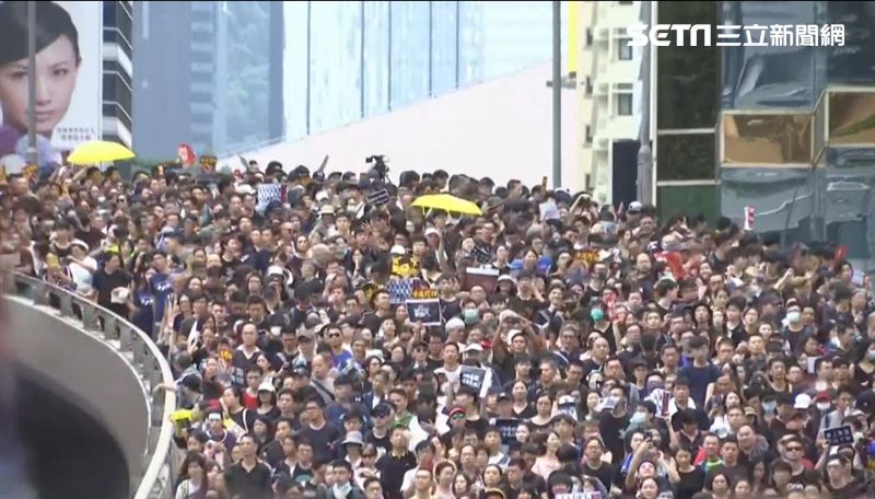 香港九龍大遊　港黑潮再襲擠爆車站