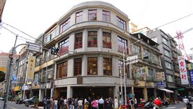 竹市老屋再活化　變身工藝櫥窗（1）新竹市或者工藝櫥窗7日開幕，鴻梅文創董事長陳添順表示，去年度獲竹市老屋活化計畫及文化部老建築修繕補助經費，將建於民國45年的老屋活化為工藝品據點「或者工藝櫥窗」。中央社記者魯鋼駿攝　108年7月7日