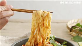 瓦城泰式酸辣乾拌麵,老媽拌麵,藍象餐廳,紅咖哩,綠咖哩,瓦城