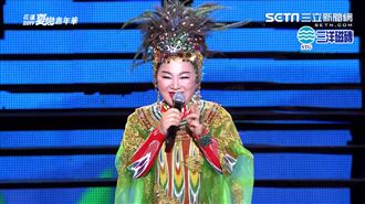 白冰冰扮孔雀獻唱！他笑稱「像媽祖」