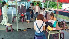 空服員三寶領回千份  罷工棚預計9日傍晚拆除桃園市空服員職業工會8日表示，空服員三寶取回作業目前約有千名會員已完成領取手續，現場罷工棚預計9日傍晚展開拆除作業。中央社記者吳睿騏桃園攝  108年7月8日