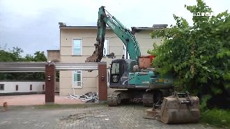 李佳芬買農地舍　遭批「道德瑕疵」