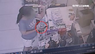 買不到特價紙巾　婦人百元鈔怒丟店員