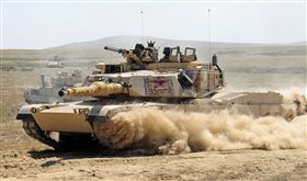 美國政府同意軍售「M1A2戰車」。（圖/美國國防部網站）