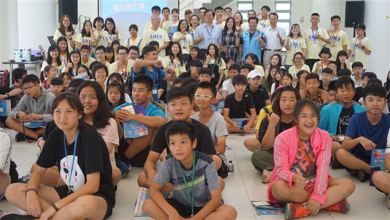放下手機走出雲端　青少年活力營互動