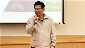 長榮勞資爭議釀罷工 林佳龍：已做好應變措施長榮航空勞資爭議未解，交通部長林佳龍（圖）4日前往國道5號坪林行控中心視察時被問及此事，林佳龍說，交通部已要求長榮確保部分特定航線不能停；假如真的會罷工，所有涉及到乘客權利和飛安的部分，交通部都做好應變準備。中央社記者葉臻攝　108年6月4日