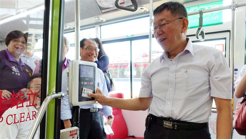 北市公車上下車刷卡　溢扣回報約百件